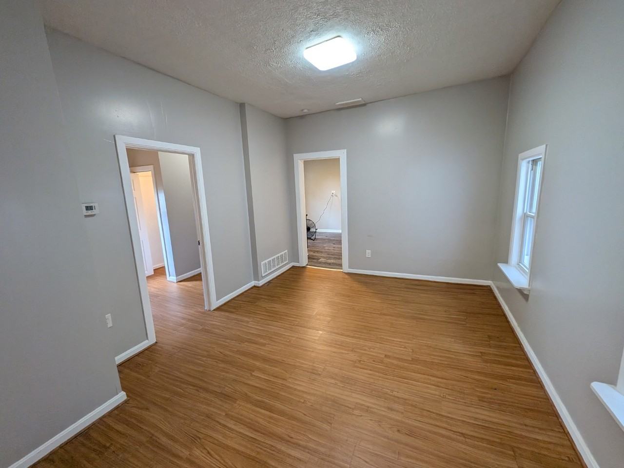 330 W 17th St - Photo 6 of 11