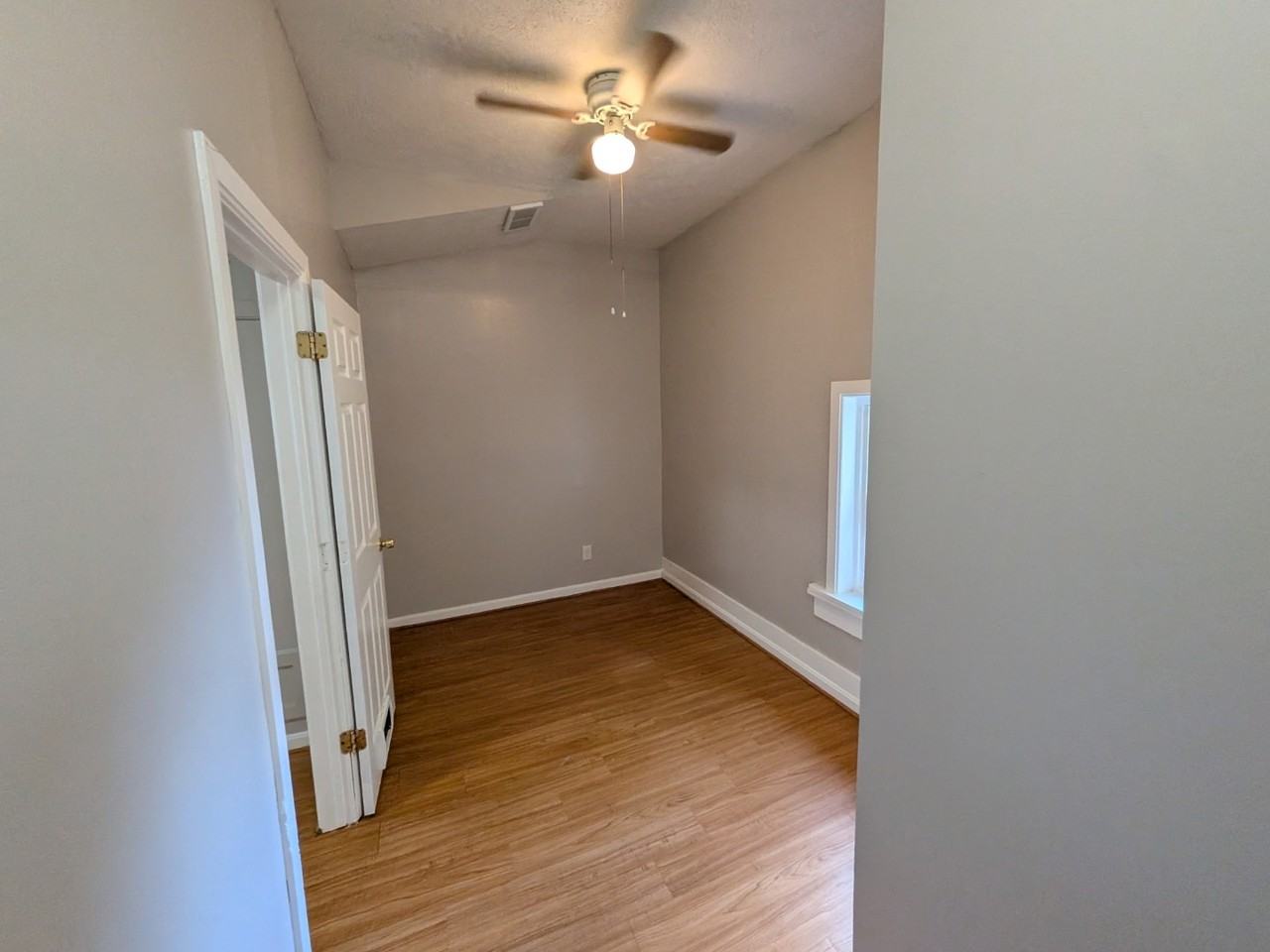 330 W 17th St - Photo 7 of 11