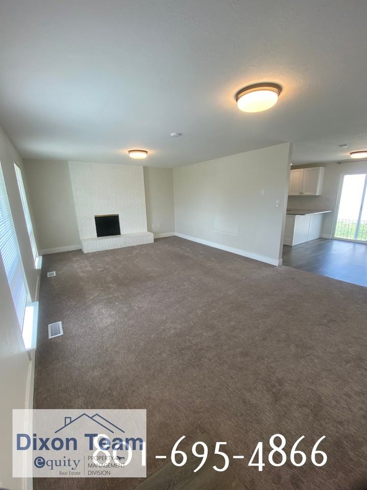 792 Shepard Ln #1 - Photo 3 of 14