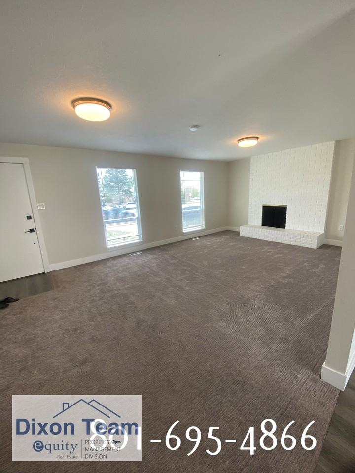 792 Shepard Ln #1 - Photo 4 of 14