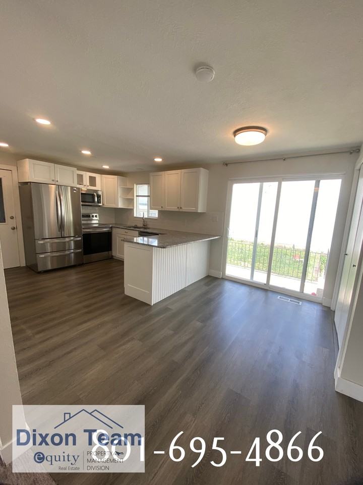 792 Shepard Ln #1 - Photo 5 of 14