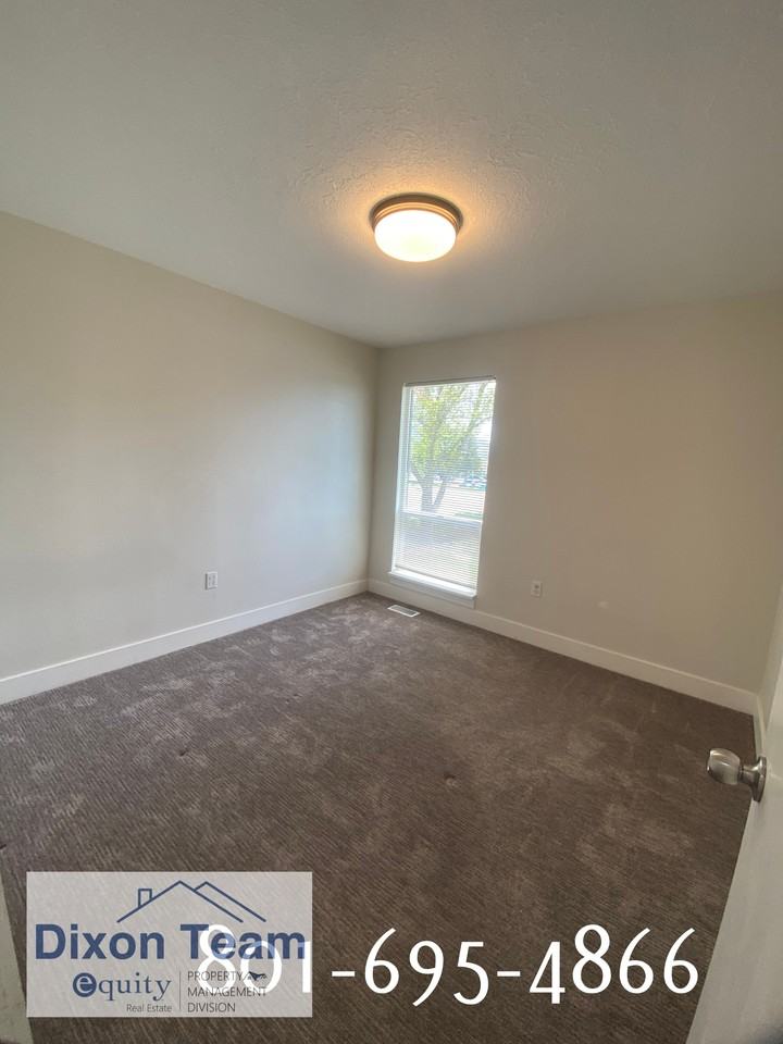 792 Shepard Ln #1 - Photo 7 of 14