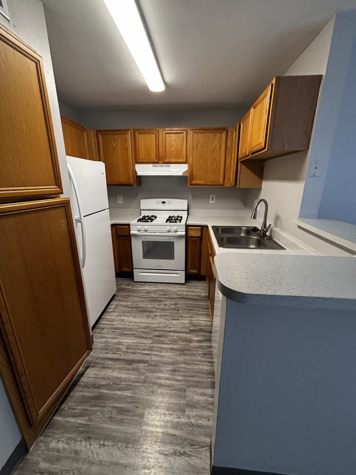 2601 Sarah Avenue-213 #213-60 - Photo 2 of 13