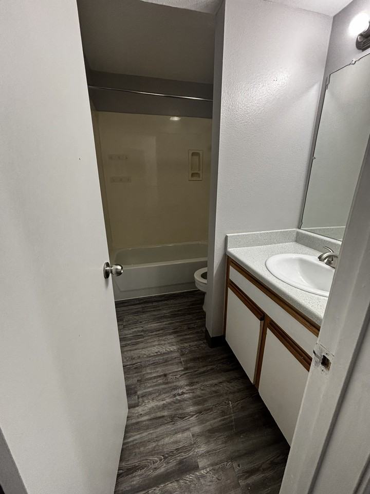 2601 Sarah Avenue-213 #213-60 - Photo 5 of 13
