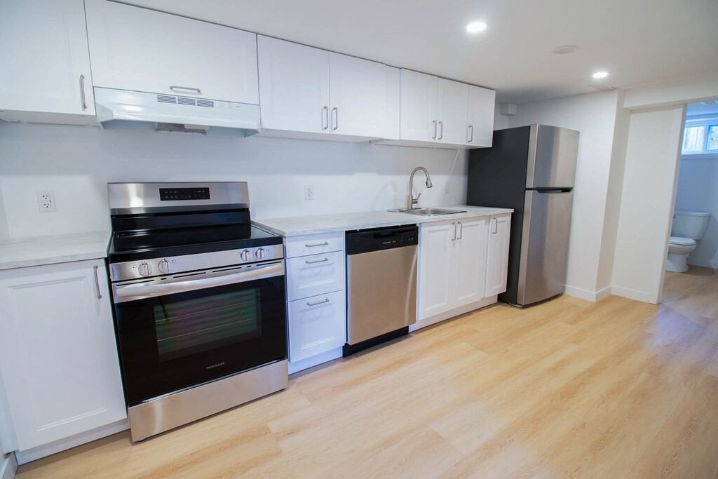 58 Churchill Ave - Photo 4 of 14