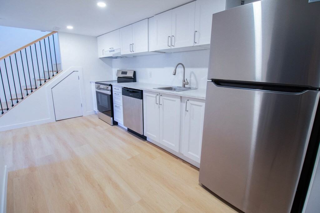 58 Churchill Ave - Photo 6 of 14
