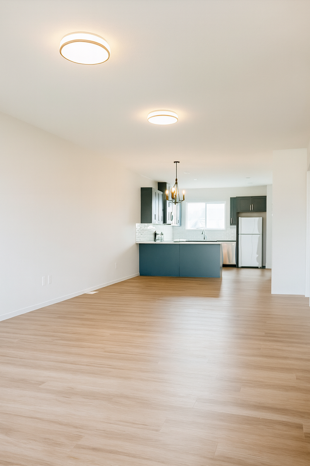 1033 Aster Blvd Nw - Photo 3 of 17