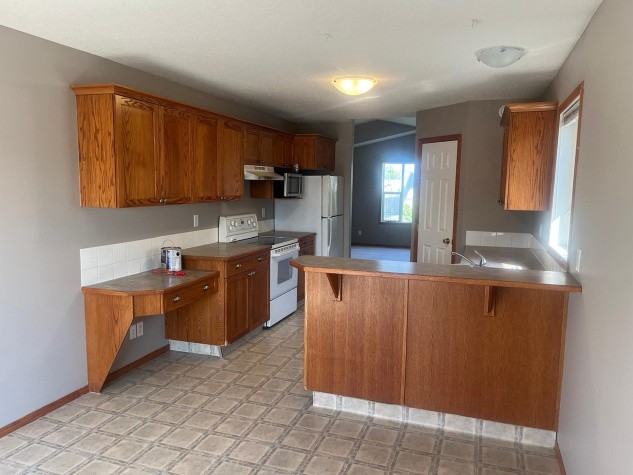 3 Bedroom Main Floor With A Detached Garage Available Now! - Photo 3 of 14