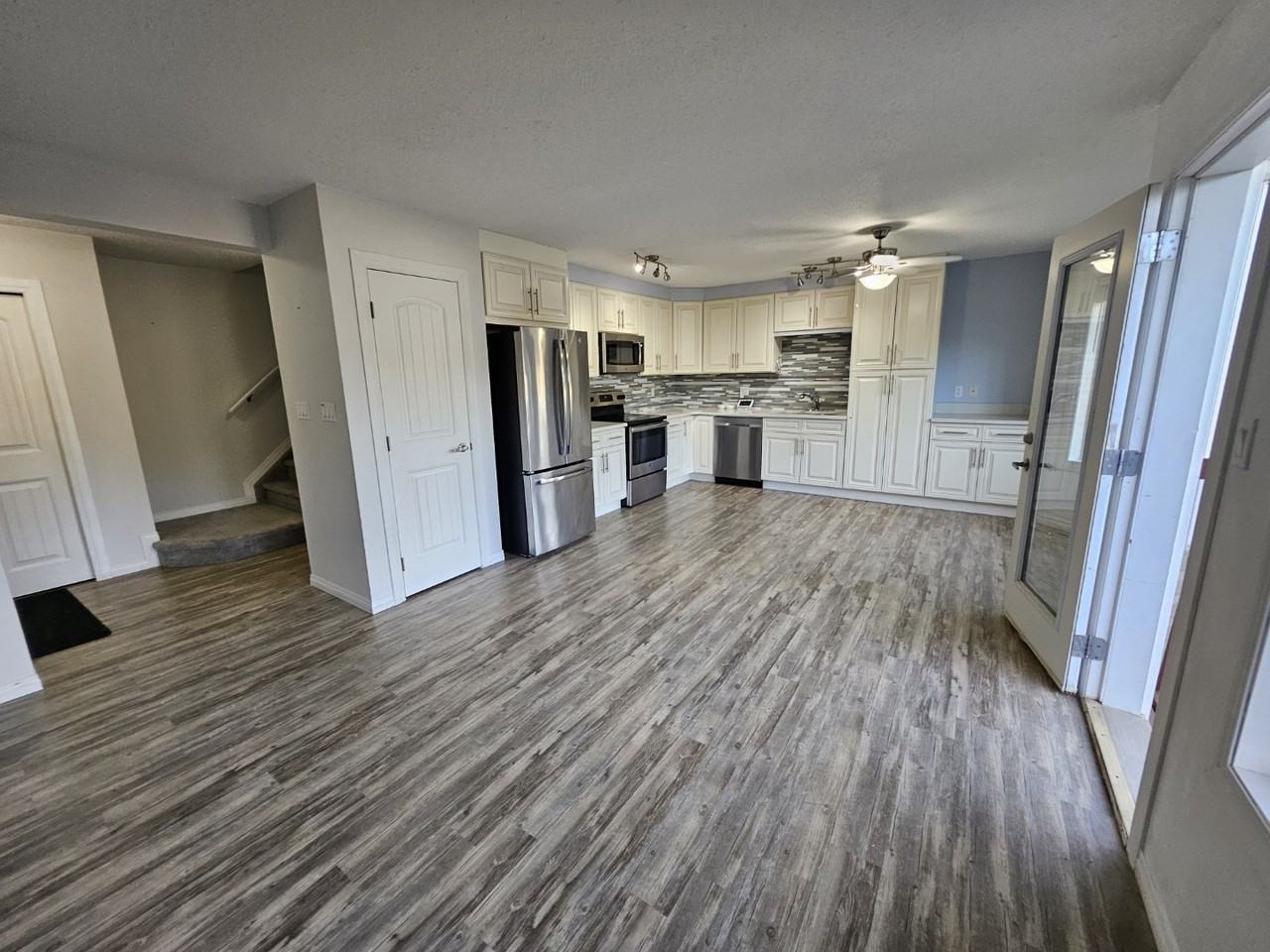 11813 2-11813 43 Street Nw - Photo 3 of 15