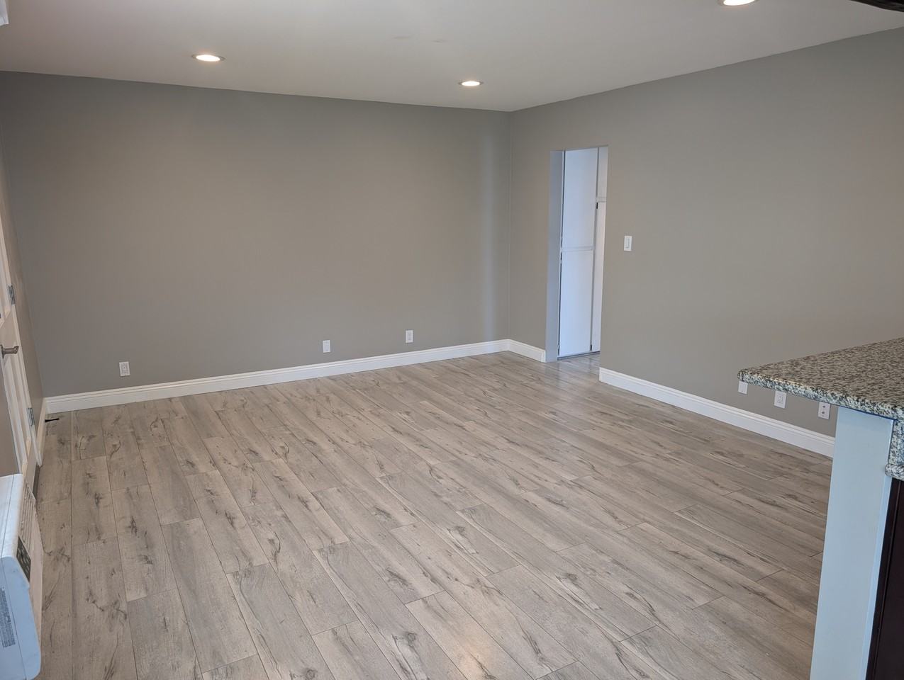 20326 Cohasset St #22 - Photo 3 of 13