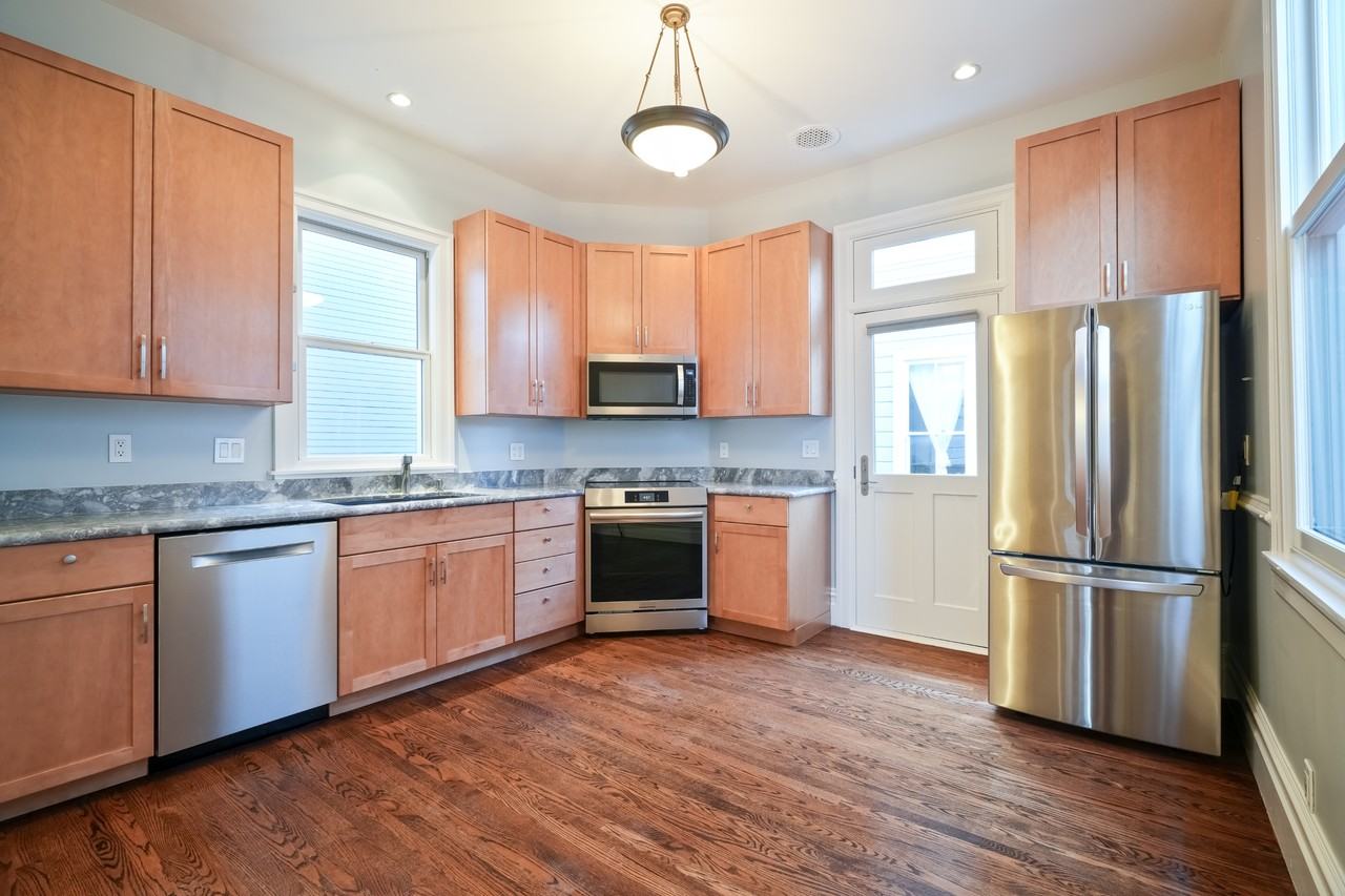 1240 Sanchez St #1 - Photo 2 of 19