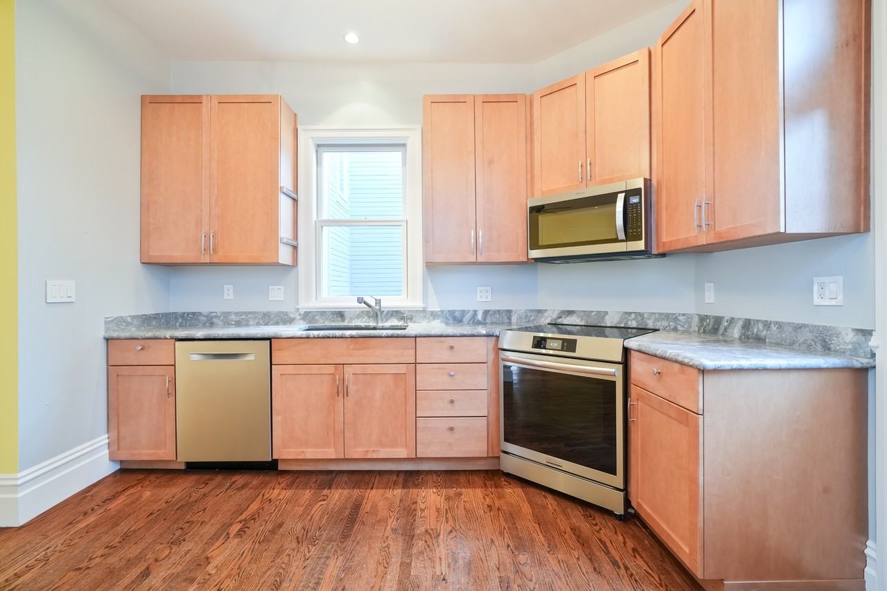 1240 Sanchez St #1 - Photo 4 of 19
