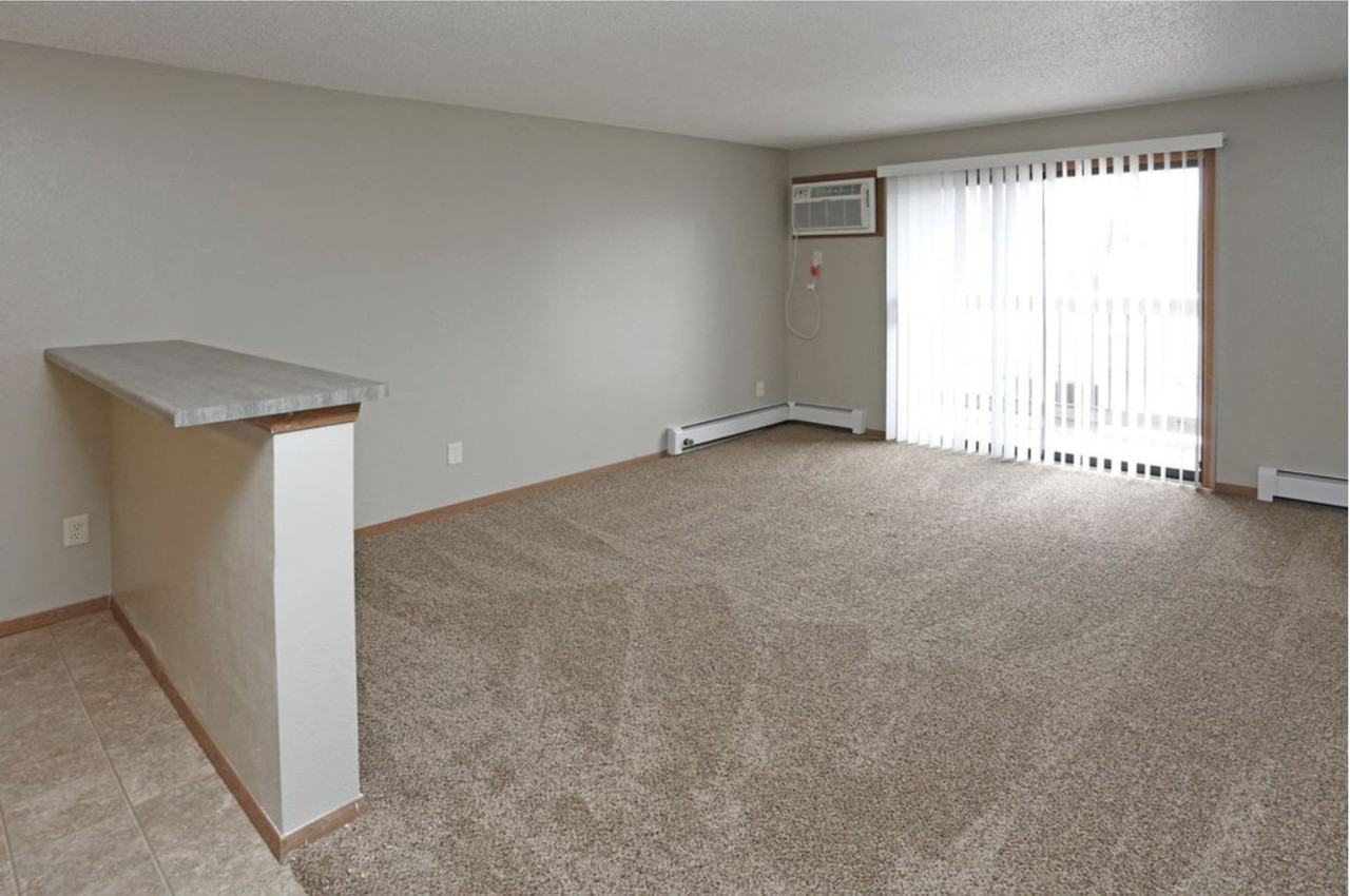 Cleveland Heights Apartments - Photo 3 of 38