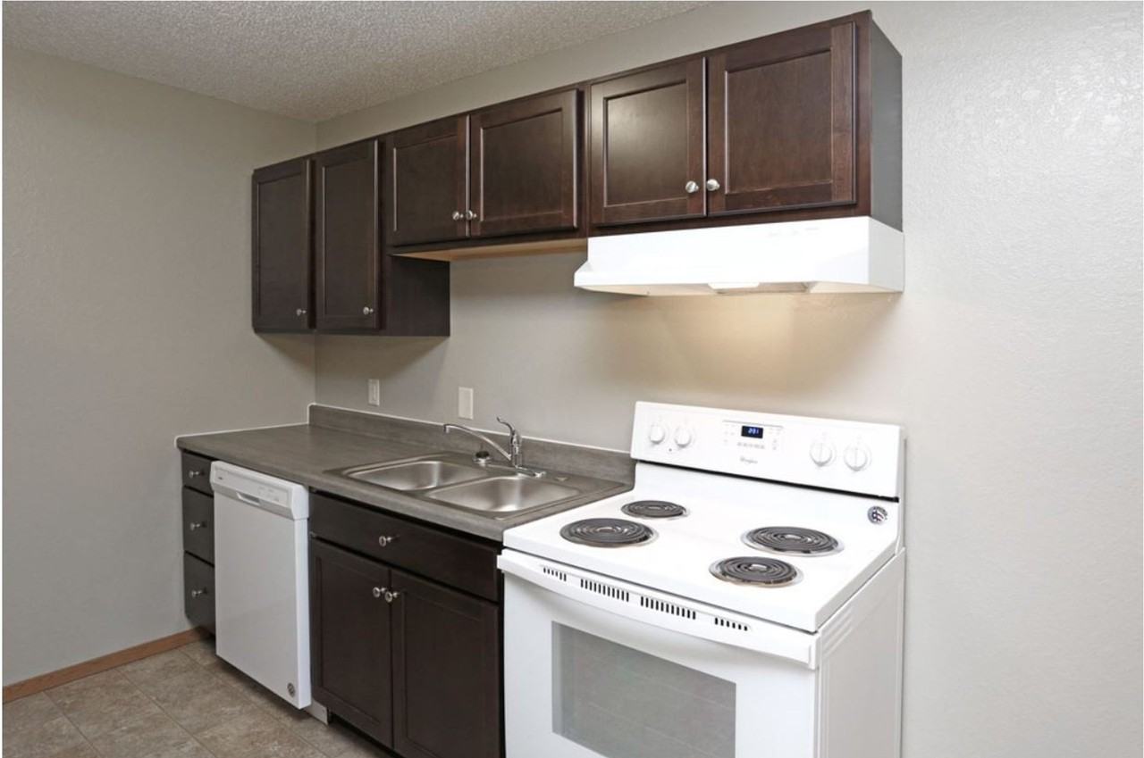 Cleveland Heights Apartments - Photo 4 of 38