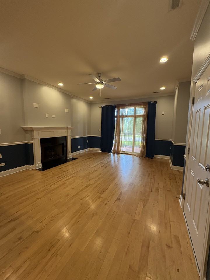 4218 South King Drive2N #1 - Photo 2 of 15