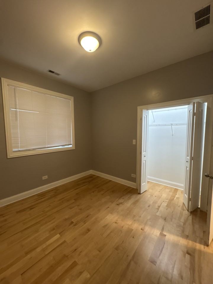 4218 South King Drive2N #1 - Photo 6 of 15