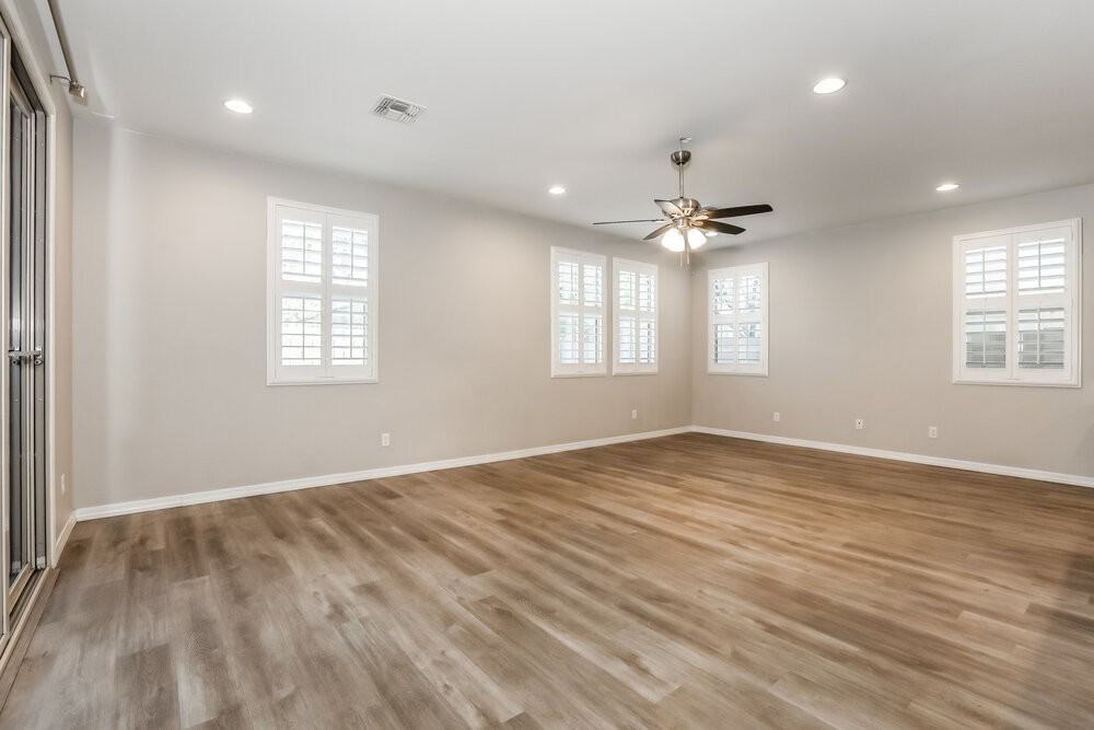 5637 E Alder Ave - Photo 5 of 17