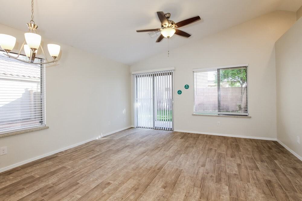 10559 W Amelia Ave - Photo 5 of 16
