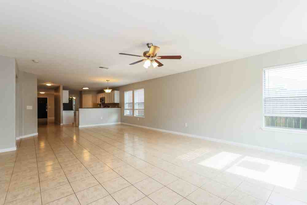 15322 Key Crest Ln - Photo 5 of 17
