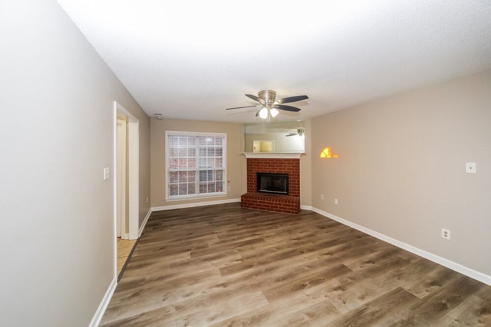 7621 Davis Pkwy - Photo 5 of 17