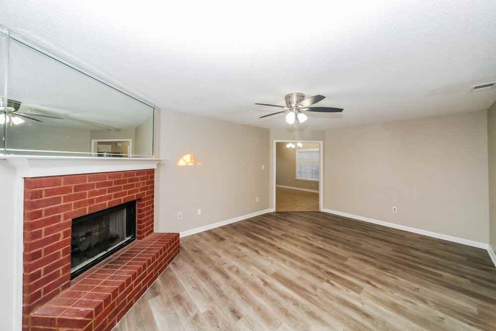 7621 Davis Pkwy - Photo 6 of 17