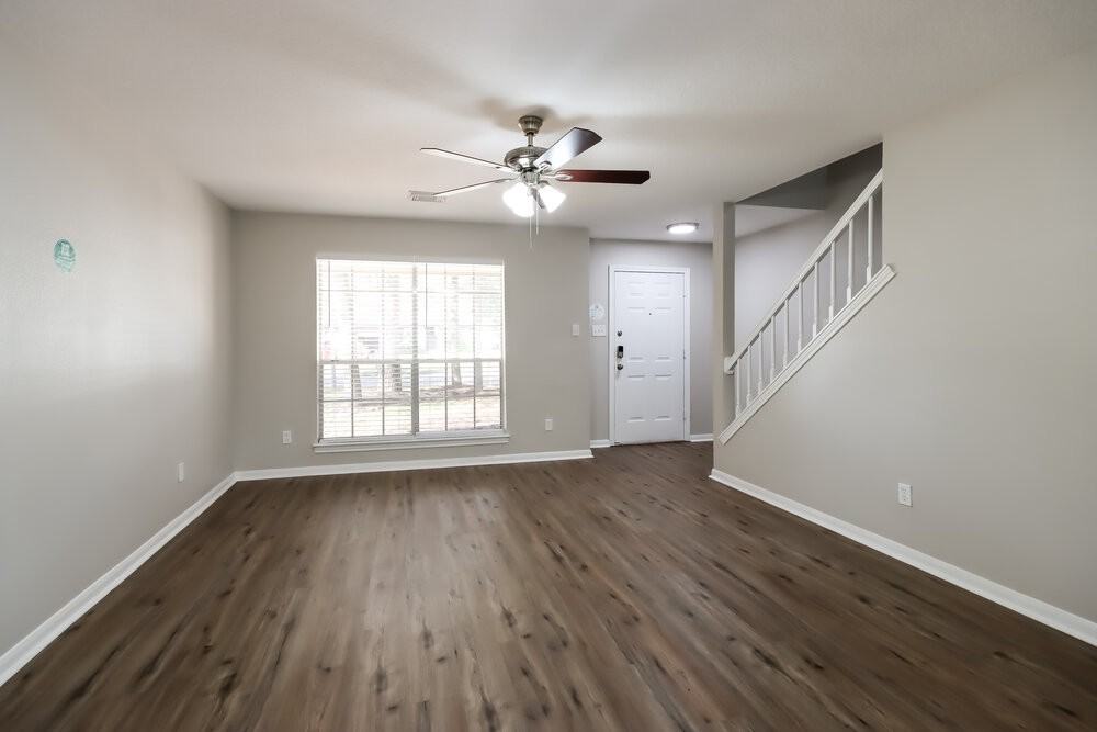 4010 Hunnington Dr - Photo 4 of 17