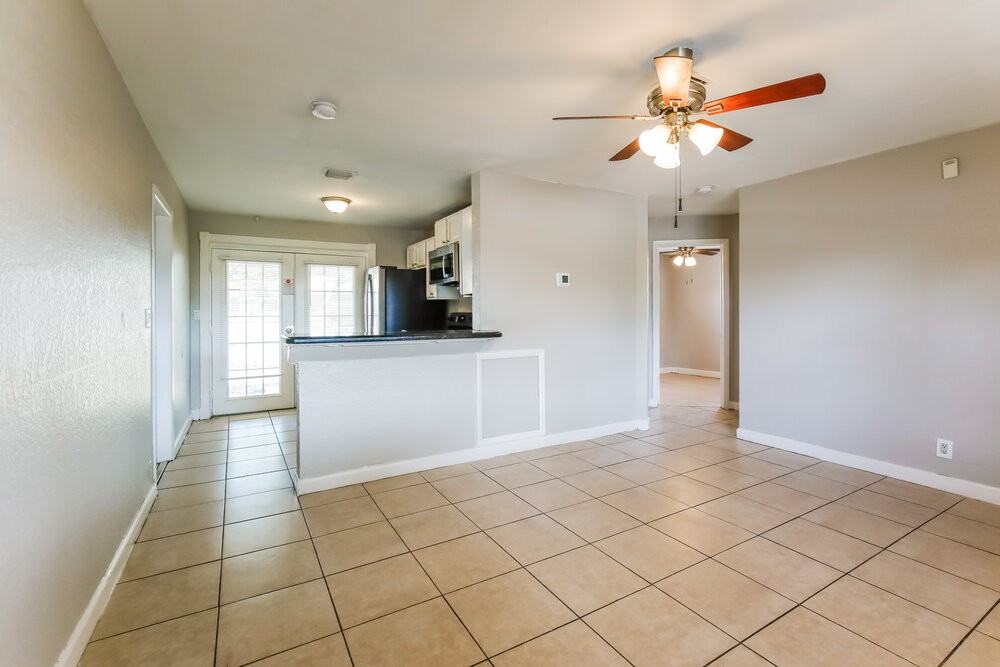2520 Ne 7th Ter - Photo 4 of 16