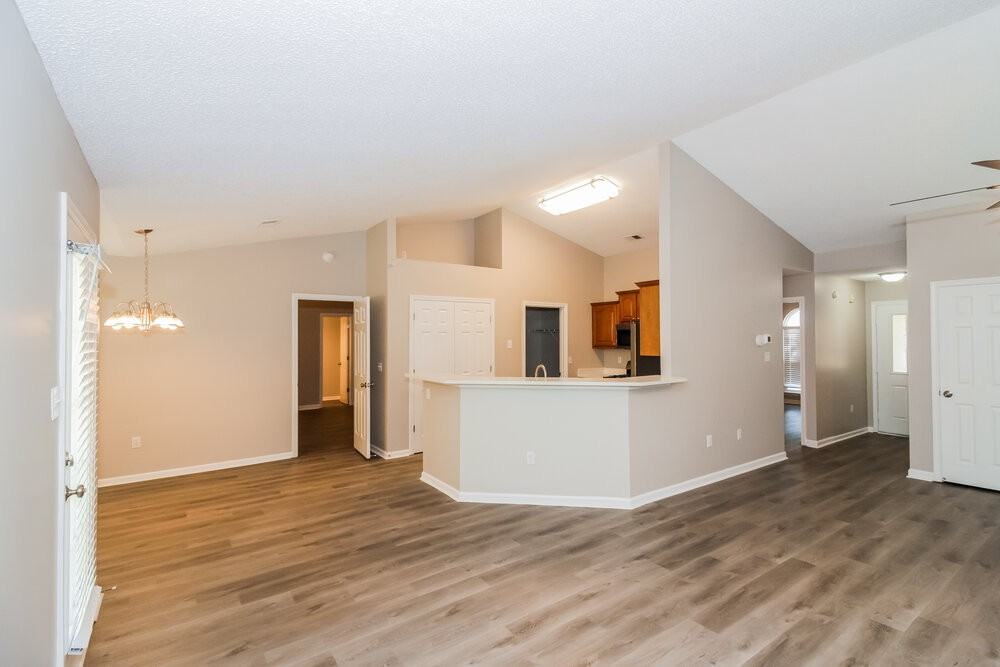 8153 Green Valley Cv - Photo 5 of 16