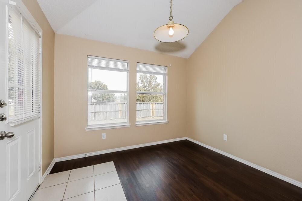 2021 Wildwood Dr - Photo 5 of 16