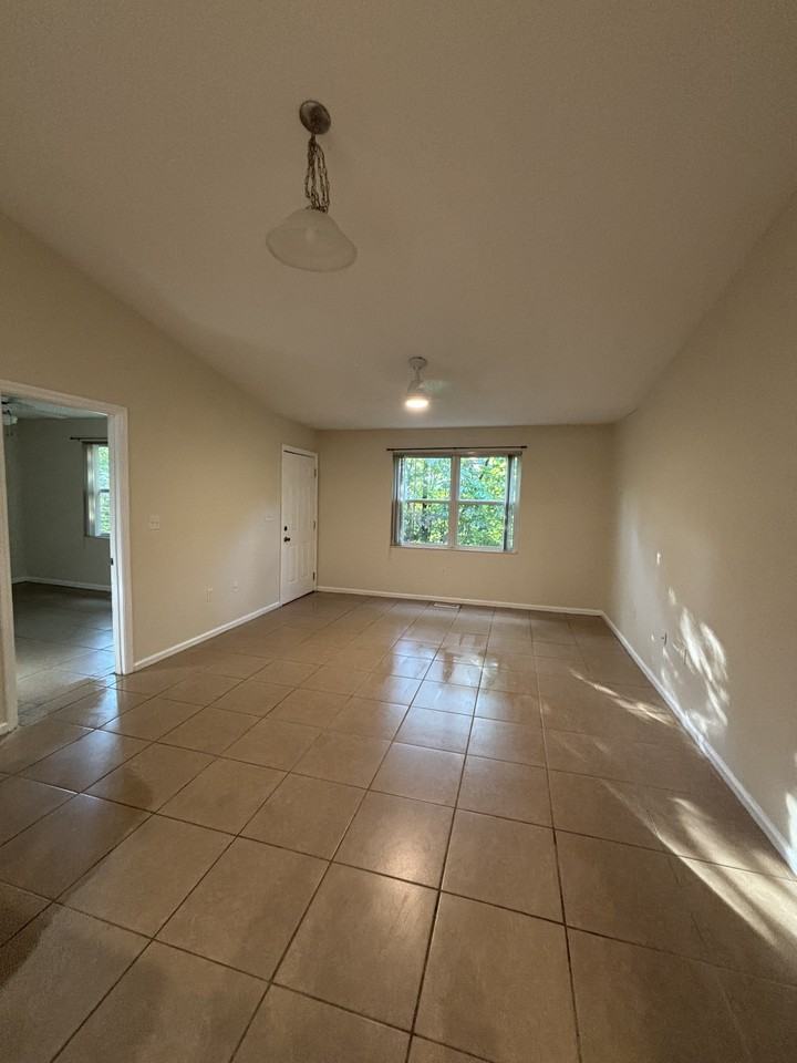 198 Valley St #B - Photo 3 of 13