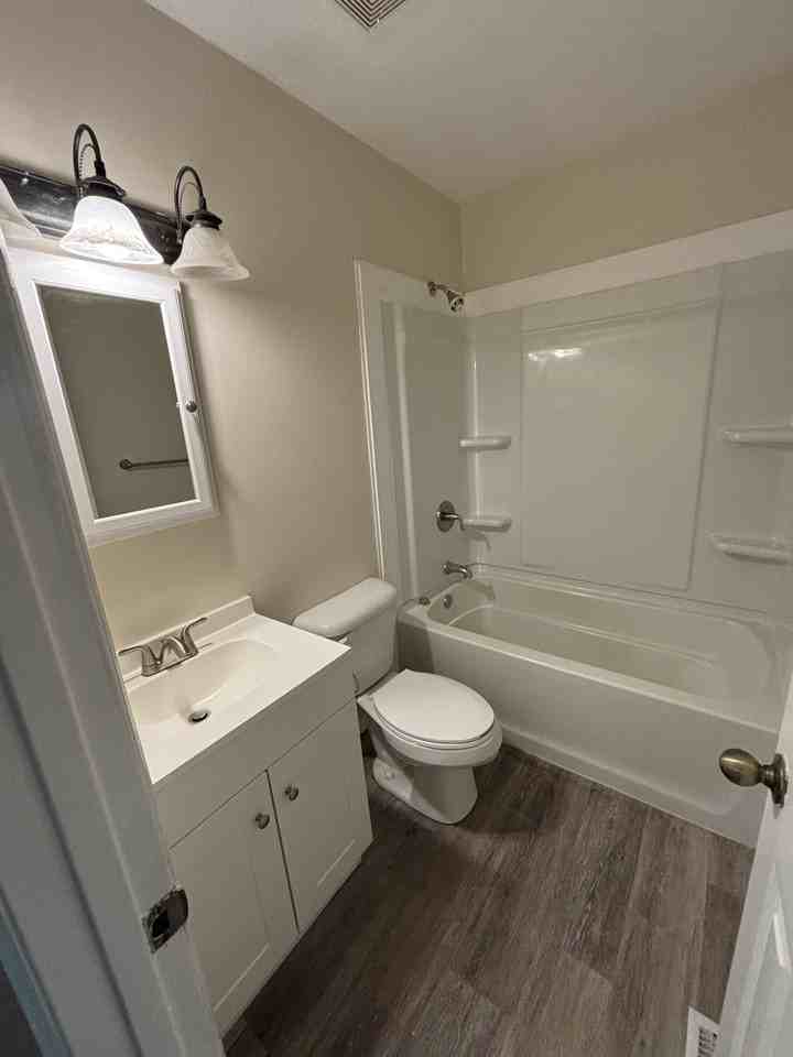 198 Valley St #B - Photo 5 of 13