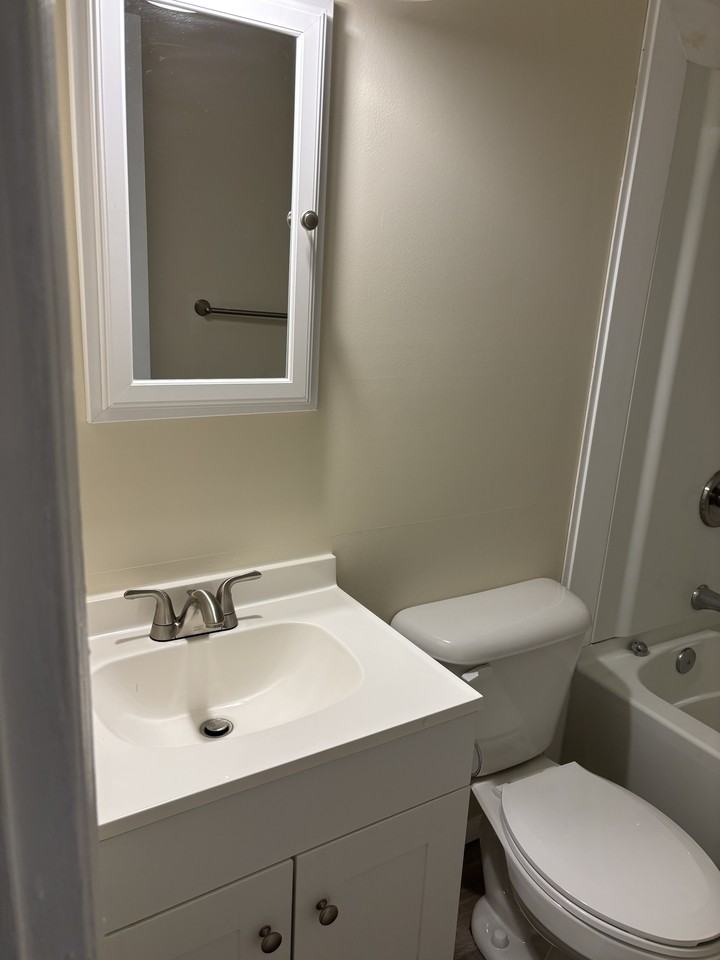 198 Valley St #B - Photo 6 of 13