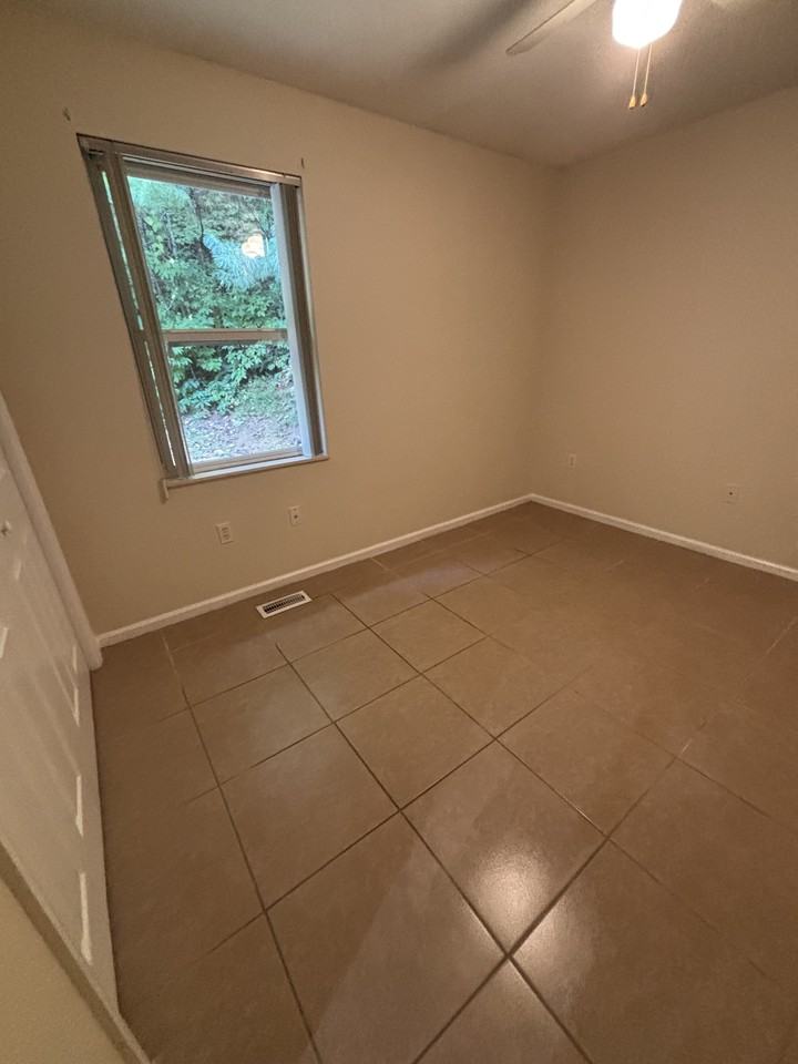 198 Valley St #B - Photo 7 of 13