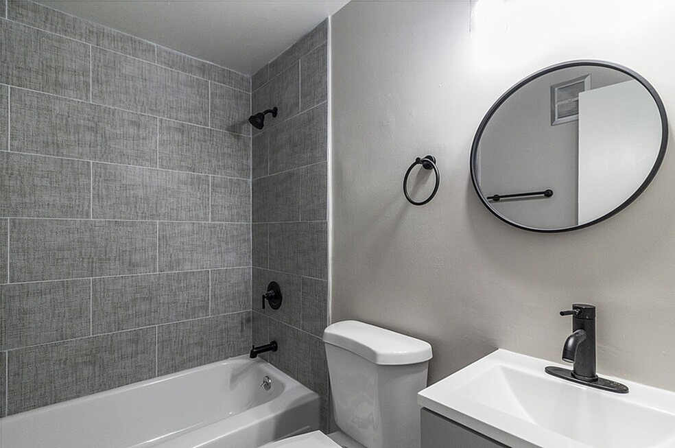 The Townhomes at River Crossing - Photo 3 of 10