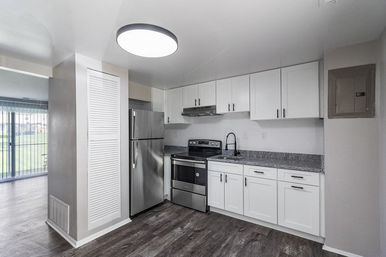 The Townhomes at River Crossing - Photo 4 of 10