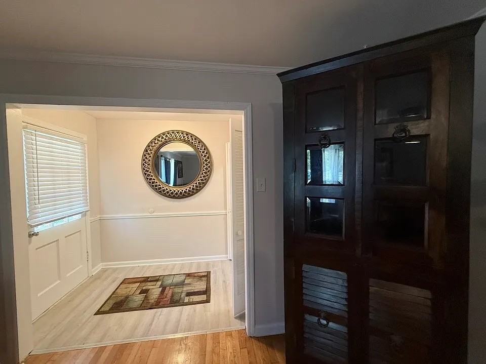 2652 Winthrop Rd - Photo 2 of 17