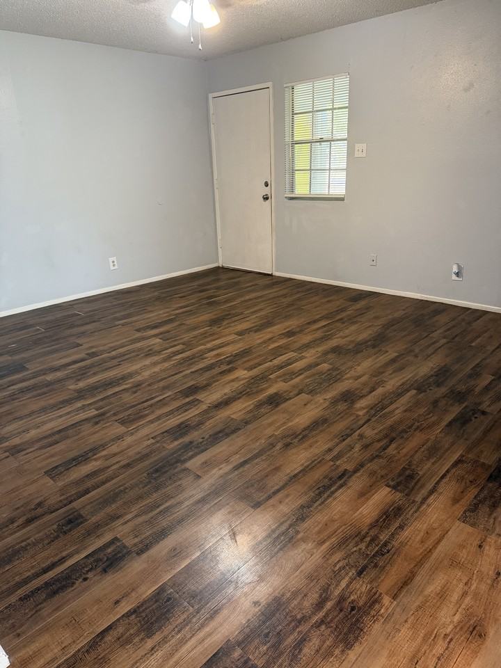 112 Cockerham St #A - Photo 4 of 10