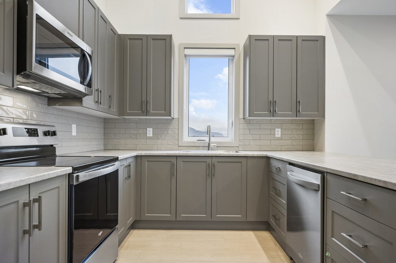45547 Apartment - Photo 2 of 31