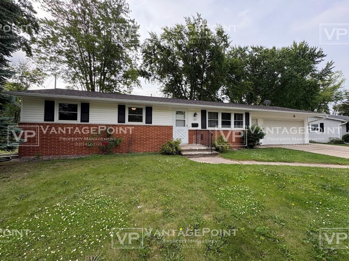 1217 Driftwood Dr #1 - Photo 2 of 30