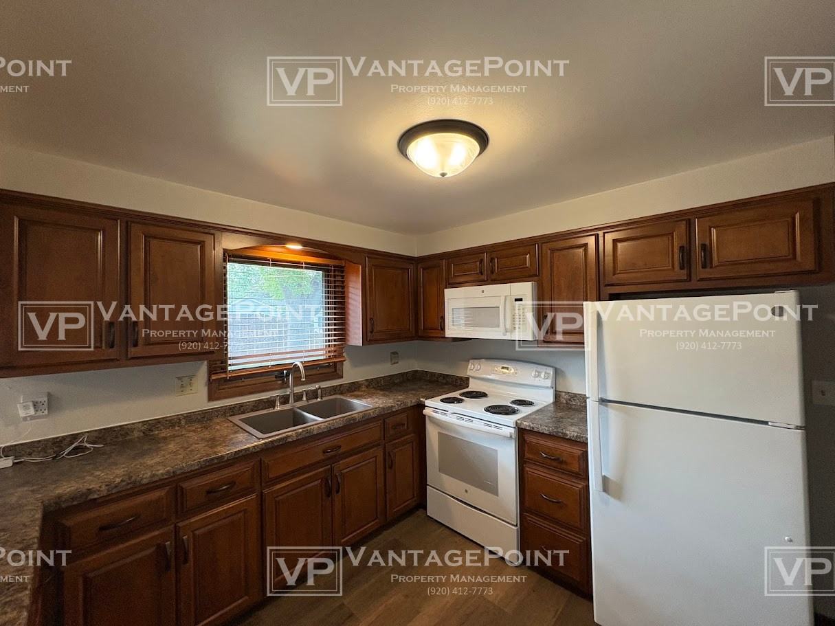 1217 Driftwood Dr #1 - Photo 3 of 30
