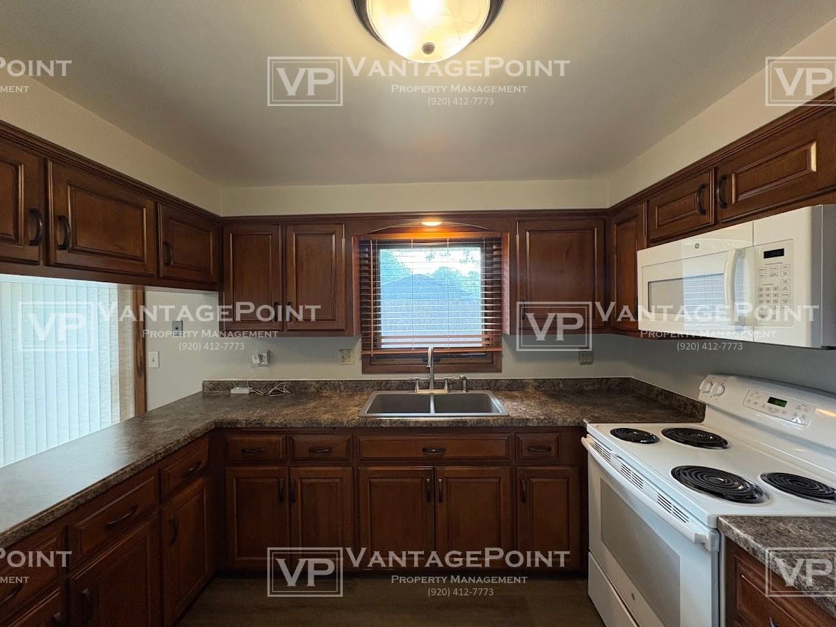 1217 Driftwood Dr #1 - Photo 4 of 30