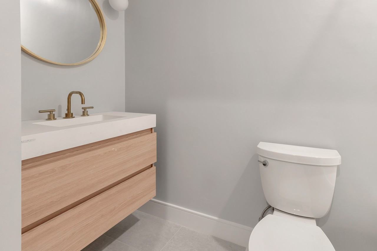 148 W 9th St #3 - Photo 4 of 10