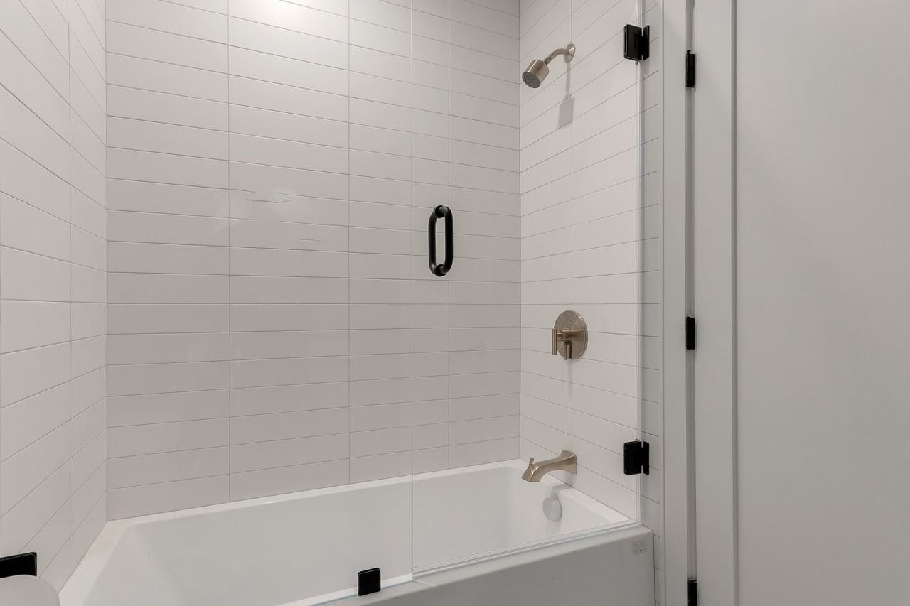 148 W 9th St #3 - Photo 5 of 10