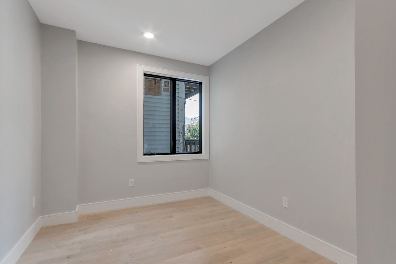 148 W 9th St #3 - Photo 7 of 10