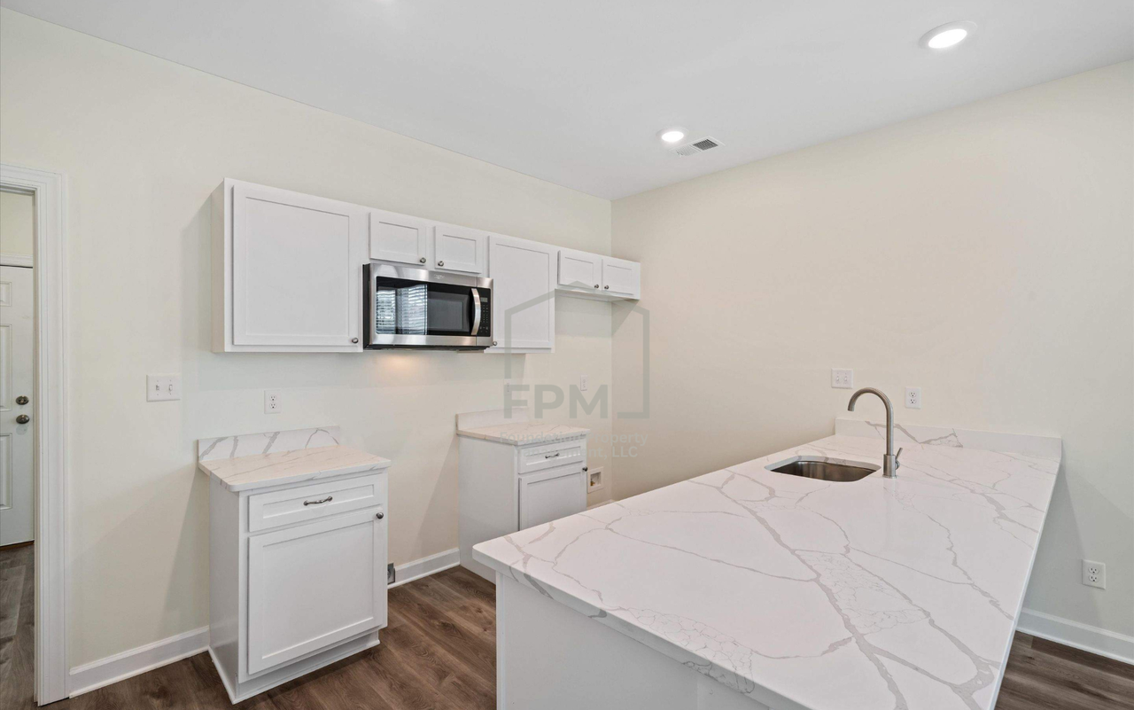1470 Lyndale Ave #1 - Photo 3 of 24