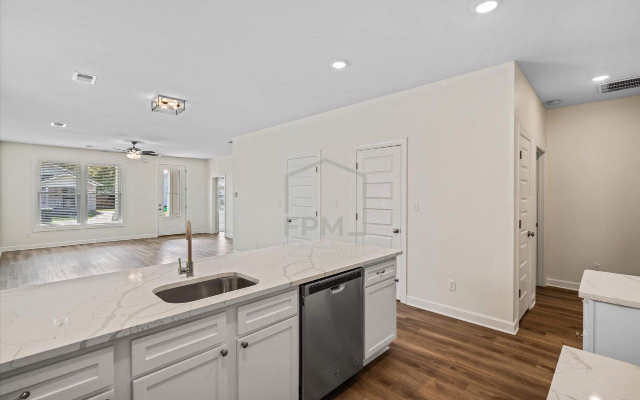 1470 Lyndale Ave #1 - Photo 5 of 24