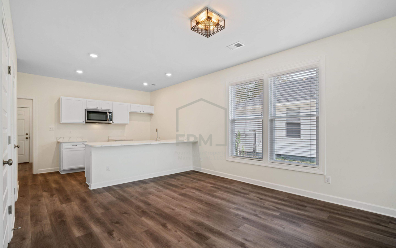 1470 Lyndale Ave #1 - Photo 6 of 24