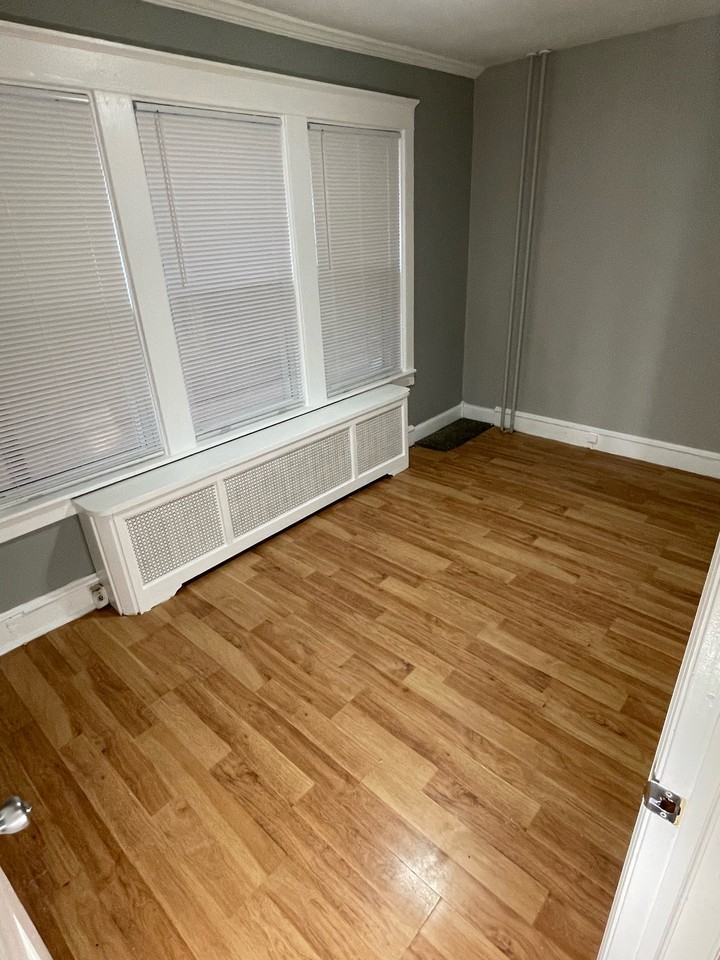 223 Raymond St #1 - Photo 5 of 11