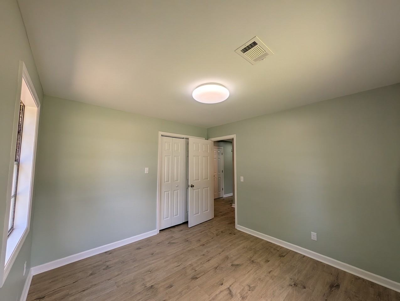112 Alexander Ave #1 - Photo 3 of 32