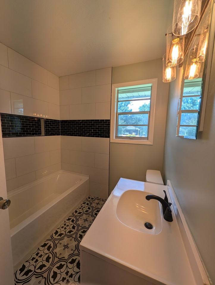 112 Alexander Ave #1 - Photo 4 of 32